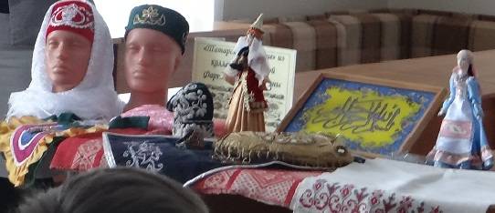 В отделе искусств Центральной городской библиотеки прошли фольклорные посиделки «Татарские традиции. Сквозь пелену веков»