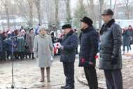 В Набережных Челнах возложили цветы к памятнику Мусы Джалиля (6+)