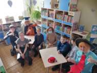 Театрализованный праздник «Рады мы всем друзьям! Приглашаем в гости к нам» (0+)