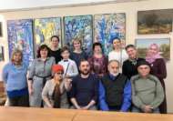 Поздравить художников с открытием выставки пришли любители искусства, друзья и коллеги (6+)