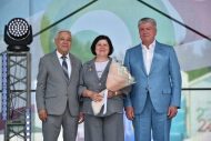 Поздравляем Гайнуллину Венеру Марсиловну с почетным званием «Заслуженный работник культуры»