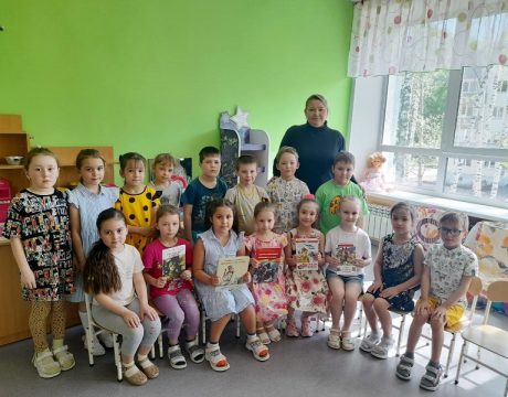 10ф. Громкое чтение «Серьги для ослика». Участники мероприятия.