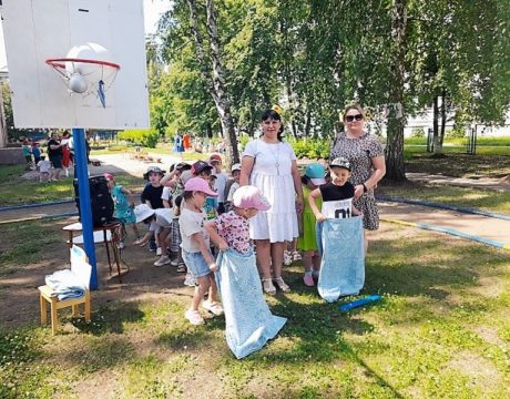10ф. Праздник «Наш веселый Сабантуй» . Бег в мешках
