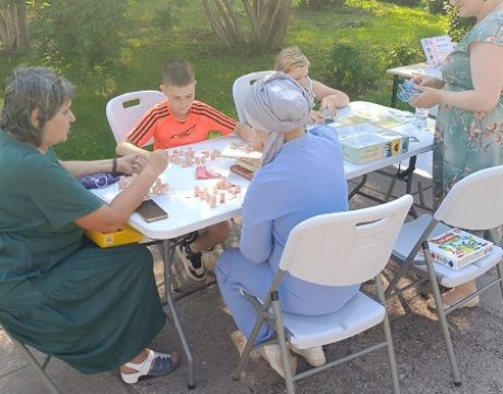 photo_5436262251578390991_y