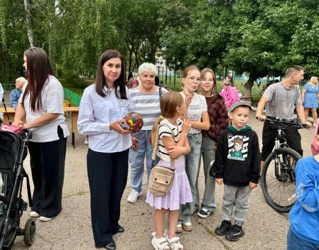выставку «Мир начинается с семьи» (5)