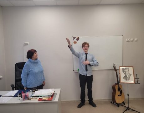 a7719bf9-c35c-4eca-9f82-3f0252a53738