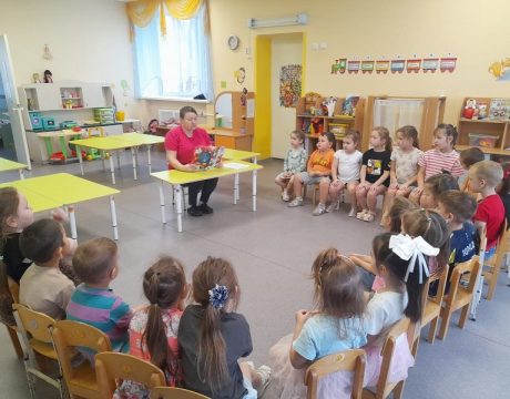 10ф. Громкое чтение «Дед Мороз». Ну что почитаем