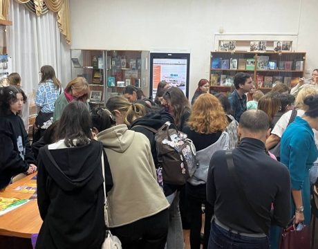 photo_5262928388106685451_y