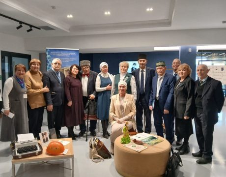 photo_5269400139317578646_y