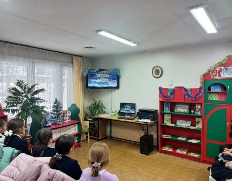 10ф. Новогодний мультфейерверк «Праздник к нам приходит». Посмортели мультфильм