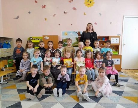 10ф. Громкое чтение «Это грузовик, а это прицеп». Участники мероприятия