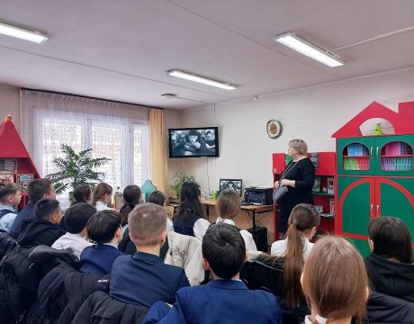 10ф. Исторический набат «Ленинградский звучит метроном». Смортим кадры кинохроники