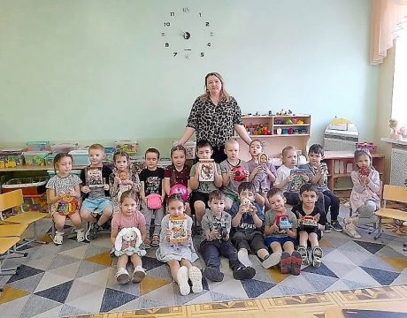 10ф. Громкое чтение «Игрушки». Участники мероприятия.