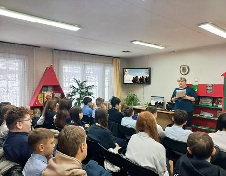 10ф. Урок мужества «Горячий снег Сталинграда». Об отряде «Бессмертный Сталинград» СВО