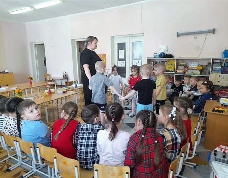 10ф. Урок вежливости «Есть правила на свете, должны их знать все дети». Хоровод дружбы