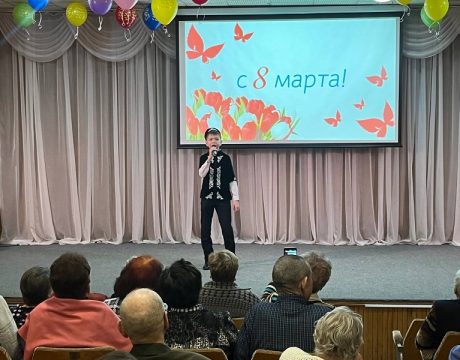 9 photo_5283109631976739887_y