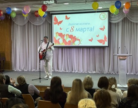 photo_5280677018334860597_y