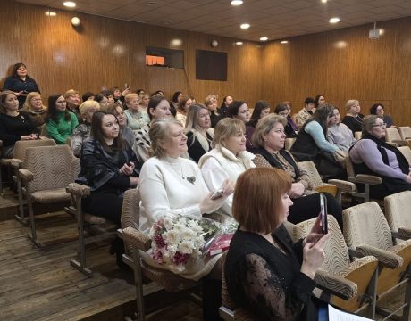 photo_5280677018334860627_y