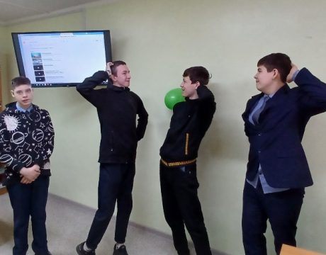 1. 23ф. Танцевальный поединок «Танцуй, пока молодой»