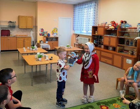 10ф. Час доброты «Про бабушек и дедушек». Сценка